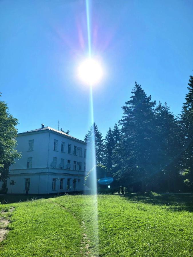 Grand Kavkaz Hotel Nalchik Exterior foto